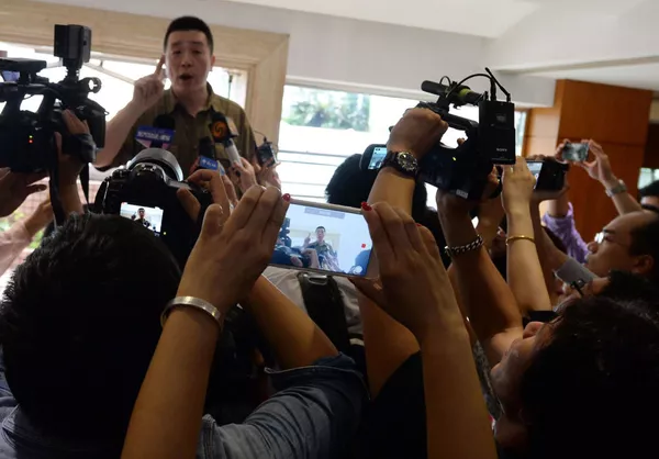中國沈船乘客家屬代表答媒體問 中國沈船乘客家屬代表答媒體問 - 俄羅斯衛星通訊社