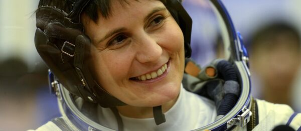 莎曼莎•克里斯托佛芮提 - 俄羅斯衛星通訊社