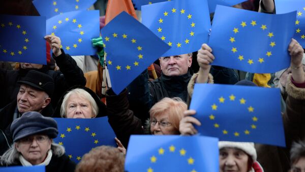 民调：欧洲反对党在欧洲人对移民数量增加不满以及对欧盟失望的背景下提高声望 - 俄罗斯卫星通讯社