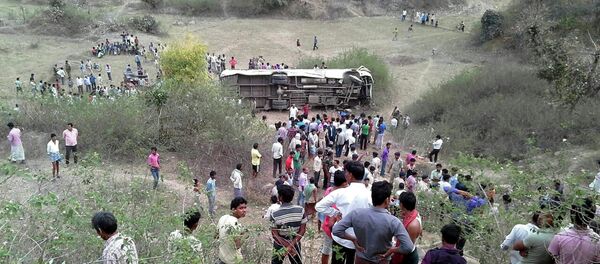 印度一輛小巴在遇險地帶落入峽谷造成14人死亡 - 俄羅斯衛星通訊社