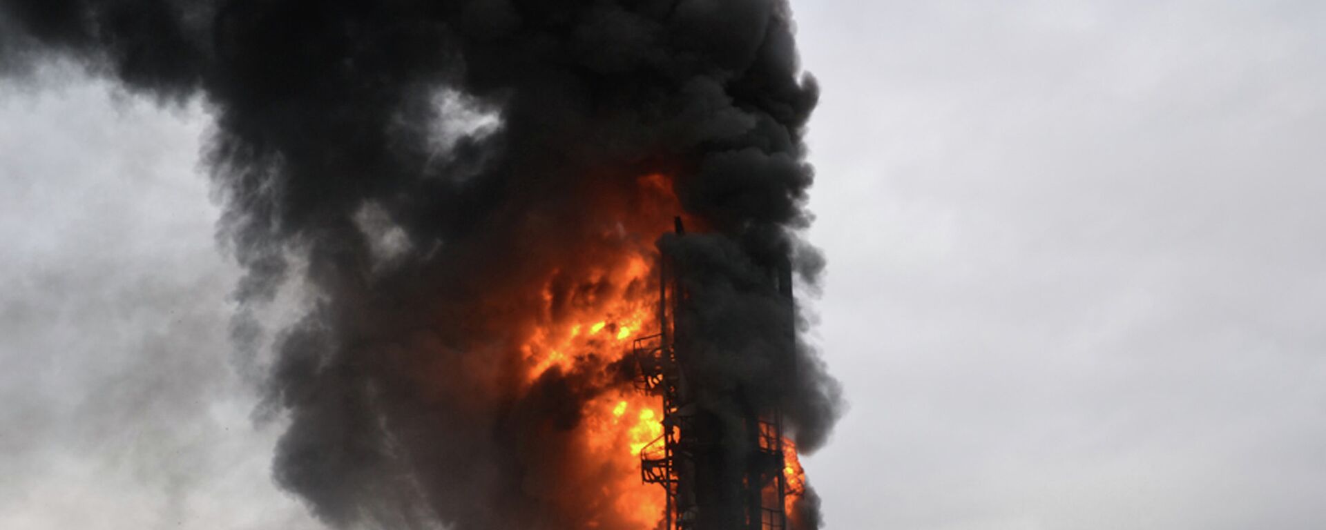 政府：20人在印尼煉油廠火災中受傷 - 俄羅斯衛星通訊社, 1920, 29.03.2021