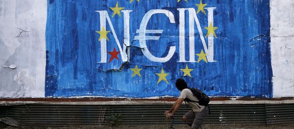 希腊正在等待公投:停业的银行以及自动取款机旁的队伍。 希腊正在等待公投:停业的银行以及自动取款机旁的队伍。 - 俄罗斯卫星通讯社