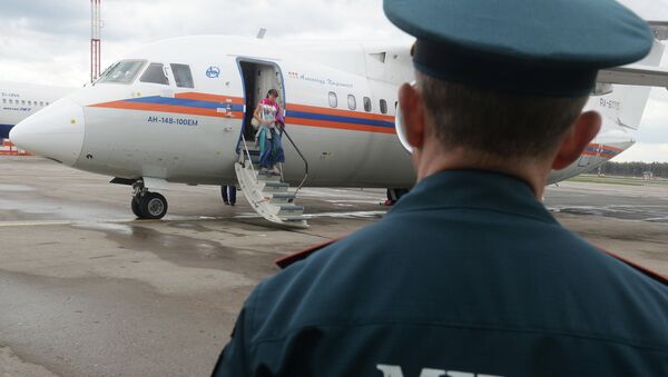 Самолет МЧС России доставил в Москву граждан, оказавшихся в зоне ЧС в Непале - 俄羅斯衛星通訊社