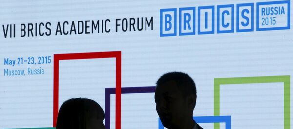 美國散髮請願書 呼籲同金磚國家合作 美國散髮請願書 呼籲同金磚國家合作 - 俄羅斯衛星通訊社