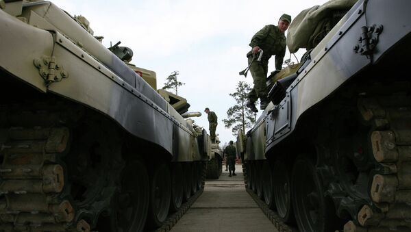 中央軍區出動900名坦克手參加奧倫堡州夜間演習 - 俄羅斯衛星通訊社