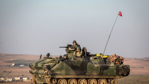 土耳其軍隊向敘利亞境內的“伊斯蘭國”目標實施火炮攻擊 - 俄羅斯衛星通訊社