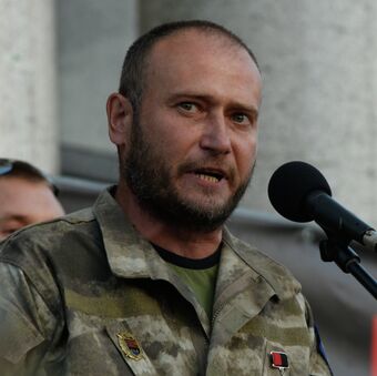 德米特里·亚罗什,俄罗斯境内被禁的新纳粹组织"右区"头目。 德米特里·亚罗什,俄罗斯境内被禁的新纳粹组织"右区"头目。 - 俄罗斯卫星通讯社