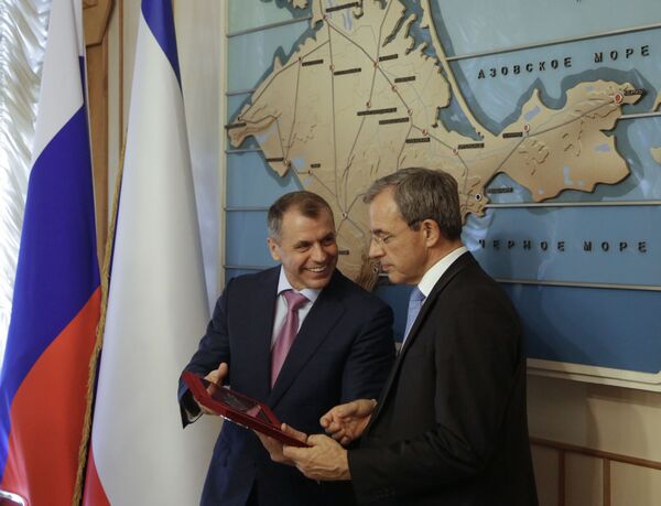 法国议员在克里米亚 - 俄罗斯卫星通讯社