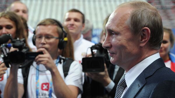 俄總統普京視察第十六屆世界游泳錦標賽舉辦地喀山 - 俄羅斯衛星通訊社