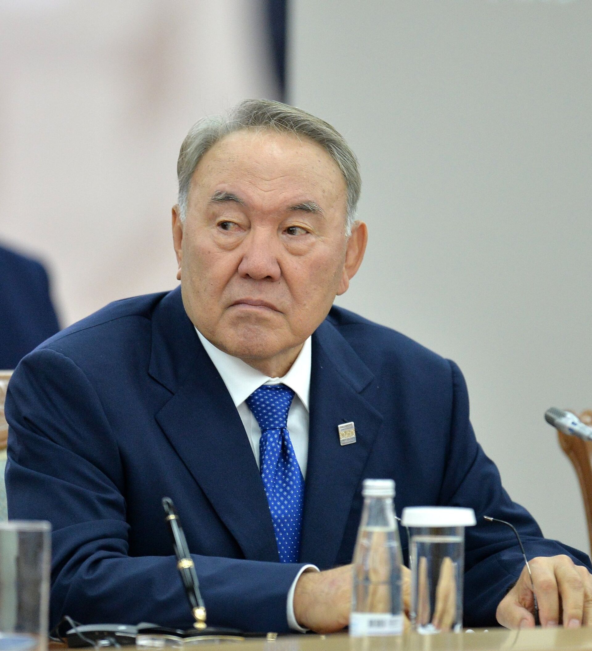 托卡耶夫执政哈萨克斯坦满周年 拿出了怎样的成绩单？_手机新浪网