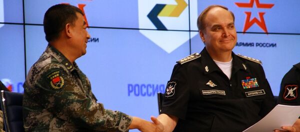 中国人民解放军总参谋部军训部副部长少将刘英与俄国国防副部长阿纳托利∙安东诺夫 中国人民解放军总参谋部军训部副部长少将刘英与俄国国防副部长阿纳托利∙安东诺夫 - 俄罗斯卫星通讯社