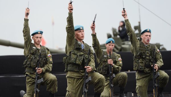 俄国防部：“2015国际军事比赛”三成观众愿按合同服役 - 俄罗斯卫星通讯社