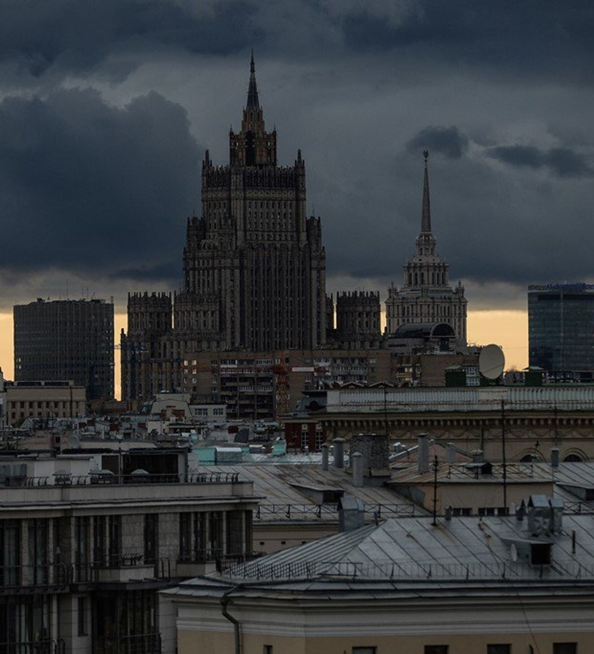 莫斯科遇最冷夏天 俄专家说都怪中国量子卫星！|卫星|莫斯科|量子_新浪新闻