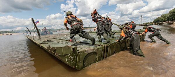 穆罗姆“公开水域”竞赛奖决出最佳驾驶员和工程侦察员 - 俄罗斯卫星通讯社