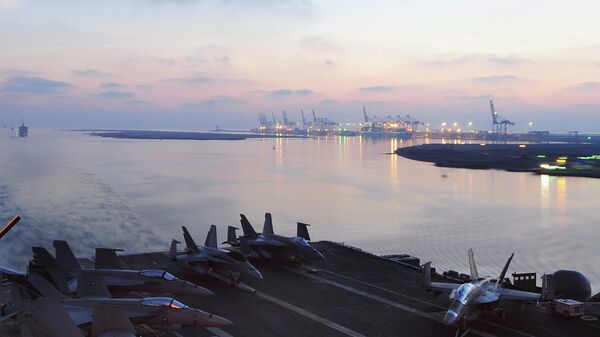 一艘悬挂中国香港旗帜的货船在苏伊士运河搁浅 - 俄罗斯卫星通讯社