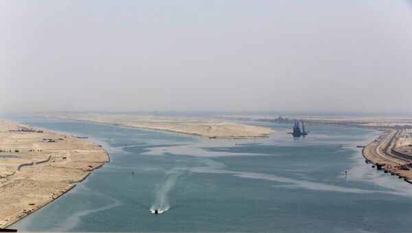 受邀的外國代表團乘遊艇參觀了埃及蘇伊士運河的新河道 - 俄羅斯衛星通訊社