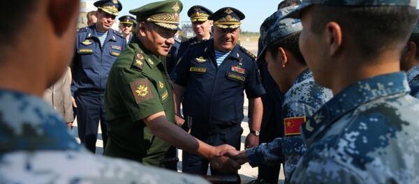 俄中参加2015俄罗斯国际军事比赛第四阶段空降兵竞赛 - 俄罗斯卫星通讯社