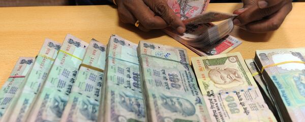 印度警方耗时近一昼夜清点赃款 - 俄罗斯卫星通讯社