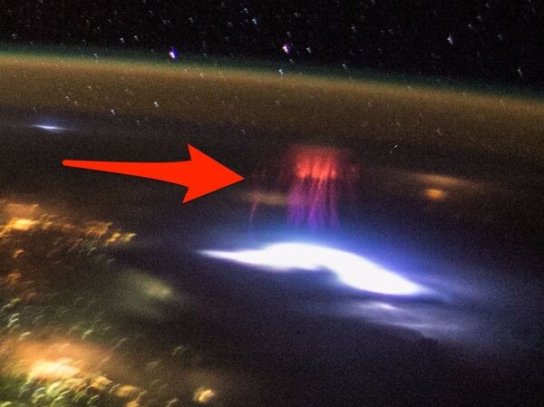 “红色精灵” - 俄罗斯卫星通讯社