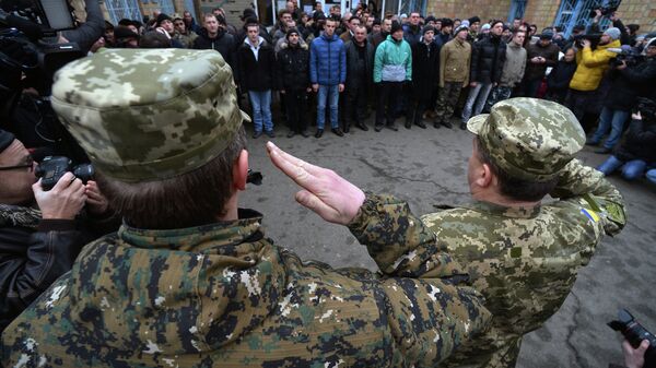 烏克蘭前總理稱烏軍拒絕為當局賣命的人數增加四倍 - 俄羅斯衛星通訊社