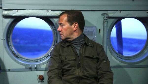 Председатель правительства России Дмитрий Медведев во время посещения острова Итуруп - 俄罗斯卫星通讯社