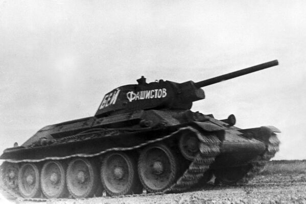 苏联T-34中型坦克，曾参加1941至1945年的伟大卫国战争，影印件。苏联武装力量中央博物馆（莫斯科)。 - 俄罗斯卫星通讯社