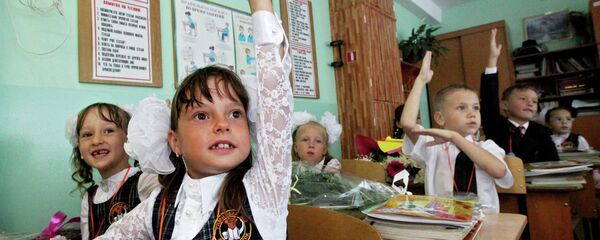 民调:俄公民为筹备子女新学期开学开销缩减26% 民调:俄公民为筹备子女新学期开学开销缩减26% - 俄罗斯卫星通讯社