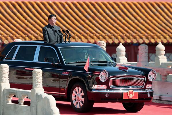 二战胜利70周年大阅兵开始前的中华人民共和国主席习近平 - 俄罗斯卫星通讯社