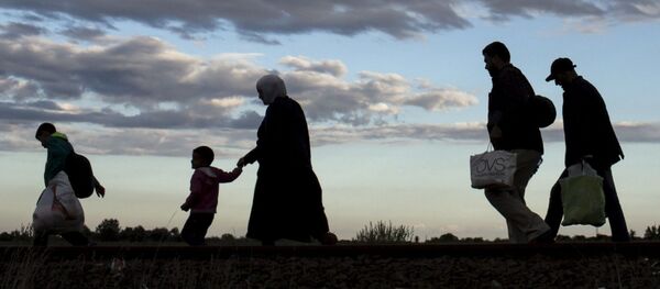首批难民根据与欧盟协议从希腊遣返到土耳其 - 俄罗斯卫星通讯社