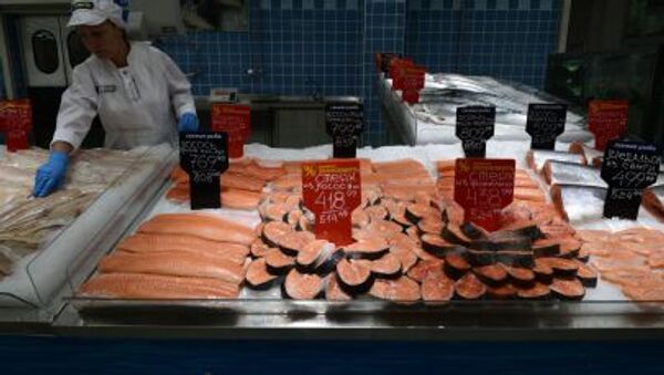 Продажа рыбы в гипермаркете Лента - 俄罗斯卫星通讯社