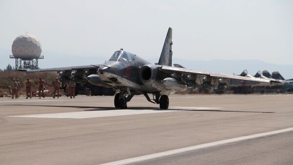 Российский самолет Су-25  на аэродроме Хмеймим в Сирии - 俄罗斯卫星通讯社