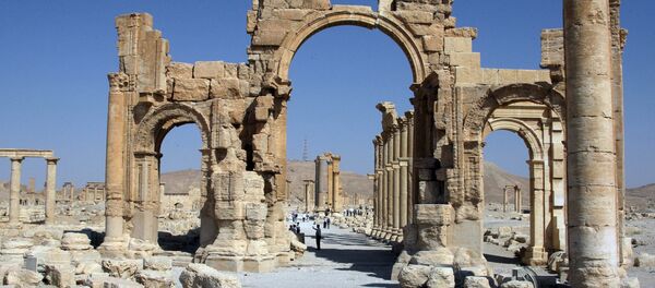 伊斯蘭國恐怖分子炸毀敘利亞巴爾米拉有2000年歷史的凱旋門 伊斯蘭國恐怖分子炸毀敘利亞巴爾米拉有2000年歷史的凱旋門 - 俄羅斯衛星通訊社