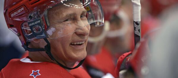 普京接受电视采访时承认自己是个情绪型的球迷 - 俄罗斯卫星通讯社