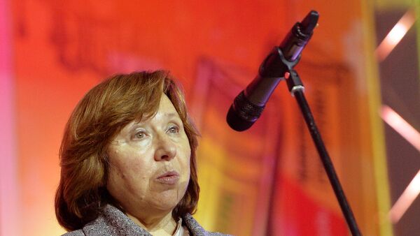 白俄羅斯女作家阿列克謝耶維奇獲2015諾貝爾文學獎 - 俄羅斯衛星通訊社