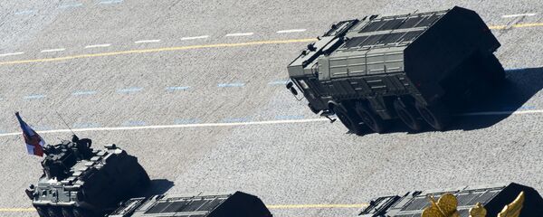 俄國防部表示，俄南部軍區2015年將獲得近2千件武器裝備 - 俄羅斯衛星通訊社