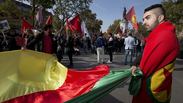 1.5萬名庫爾德人走上杜塞爾多夫街頭 抗議土耳其針對庫爾德工人黨行動 - 俄羅斯衛星通訊社