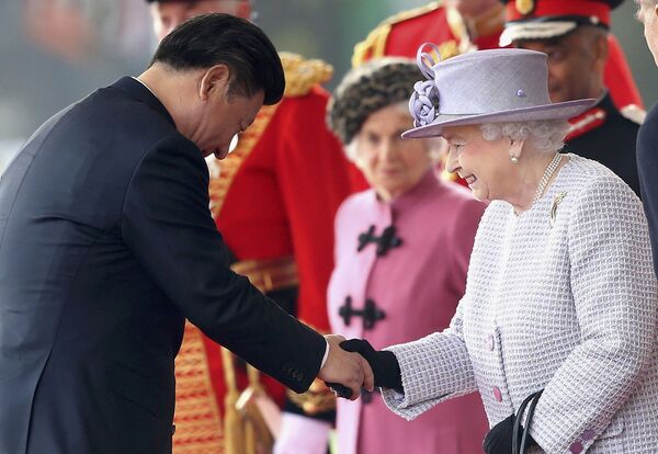中國國家主席習近平和英國女王伊莉莎白二世，倫敦 - 俄羅斯衛星通訊社