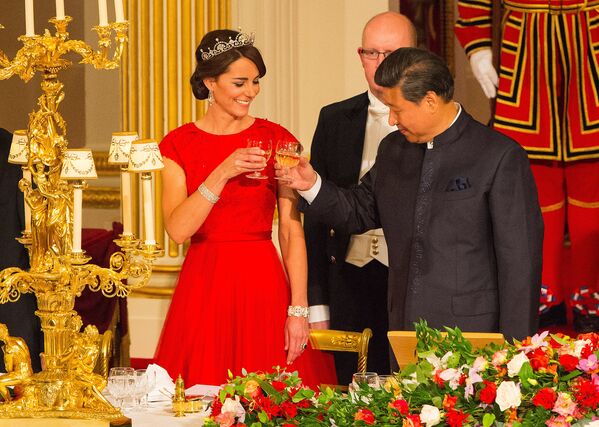 宴會上的劍橋公爵夫人凱特`米德爾頓與中國國家主席習近平，倫敦 - 俄羅斯衛星通訊社