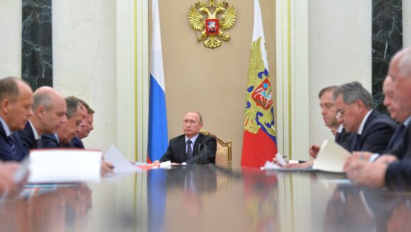 Президент РФ В.Путин провел заседание комиссии по ВТС - 俄罗斯卫星通讯社