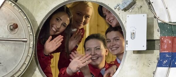 俄罗斯女宇航员环绕月球飞行模拟实验 - 俄罗斯卫星通讯社