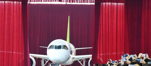 中国首架自主研制大型客机C919今日总装下线 将于明年首飞 中国首架自主研制大型客机C919今日总装下线 将于明年首飞 - 俄罗斯卫星通讯社