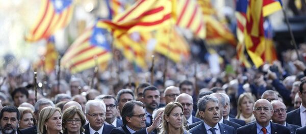 西班牙加泰羅尼亞議會通過啓動獨立進程的決議 - 俄羅斯衛星通訊社