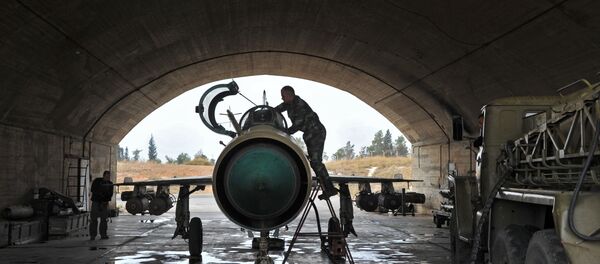 叙利亚政府军从地面和空中向武装分子发起进攻 - 俄罗斯卫星通讯社