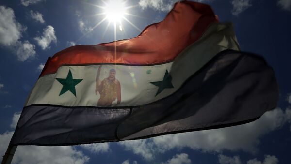 Сирийский флаг - 俄罗斯卫星通讯社