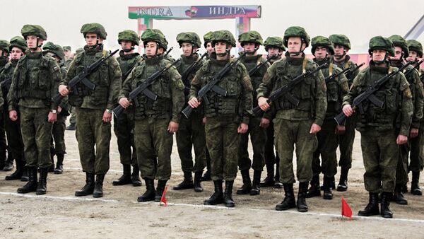 俄印軍人在“因德拉-2015”演習中演練消滅“恐怖分子” - 俄羅斯衛星通訊社