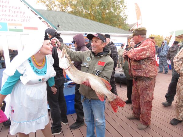 中國釣魚高手們在俄羅斯釣魚國際大賽上大顯身手 - 俄羅斯衛星通訊社