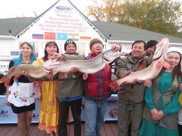 中国钓鱼高手们在俄罗斯钓鱼国际大赛上大显身手 - 俄罗斯卫星通讯社