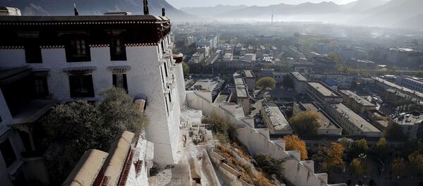 Вид на дворец Потала и Лхасу в Тибете - 俄罗斯卫星通讯社