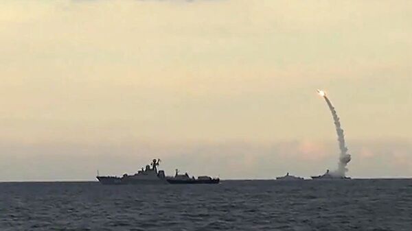 俄海军导弹舰在里海举行演习 - 俄罗斯卫星通讯社