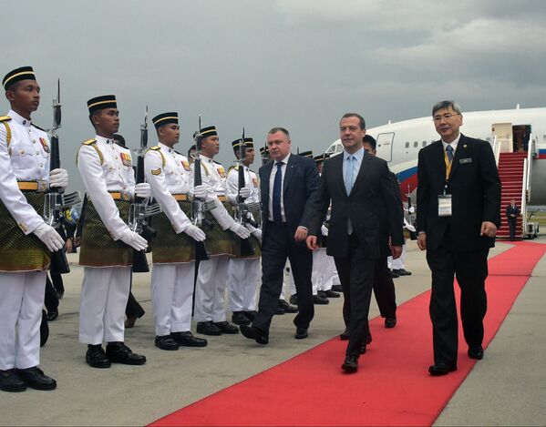 俄總理梅德韋傑夫出席在馬來西亞召開的第十屆東亞峰會會議。 - 俄羅斯衛星通訊社